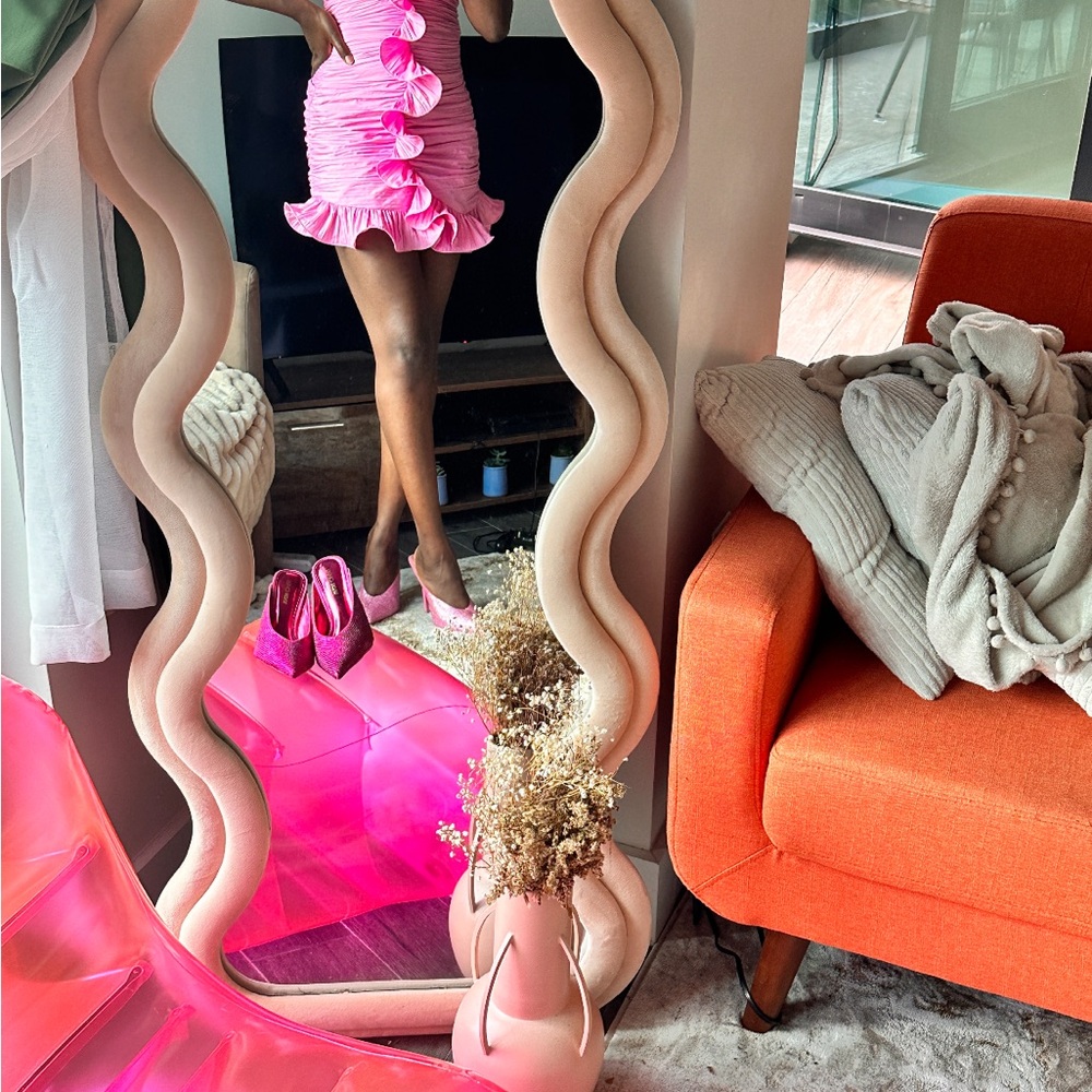 Elegant Pink Ruched Dress - Picture 6 of 10